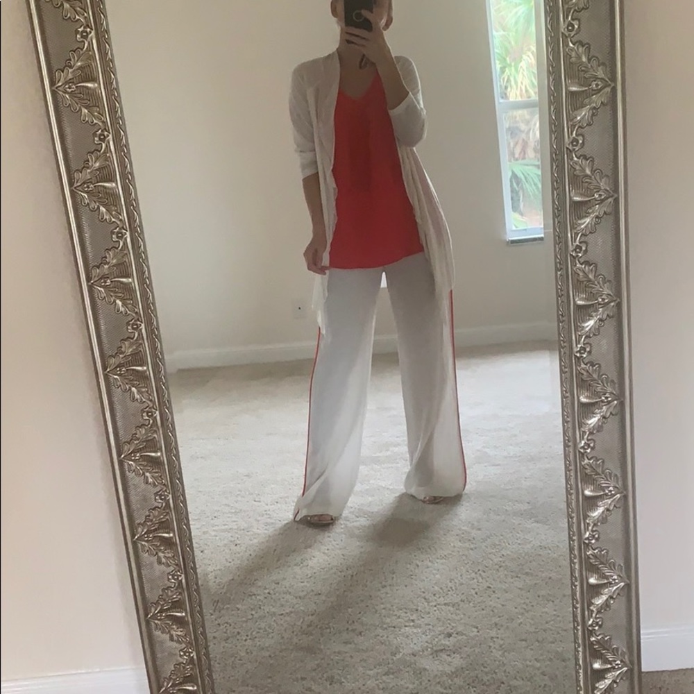 White/Ivory with orange/red trim size 6 - Picture 2 of 16